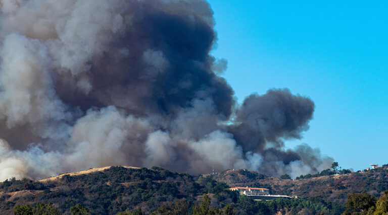 Wildfire Smoke Buildings: Why Time and Distance Matter