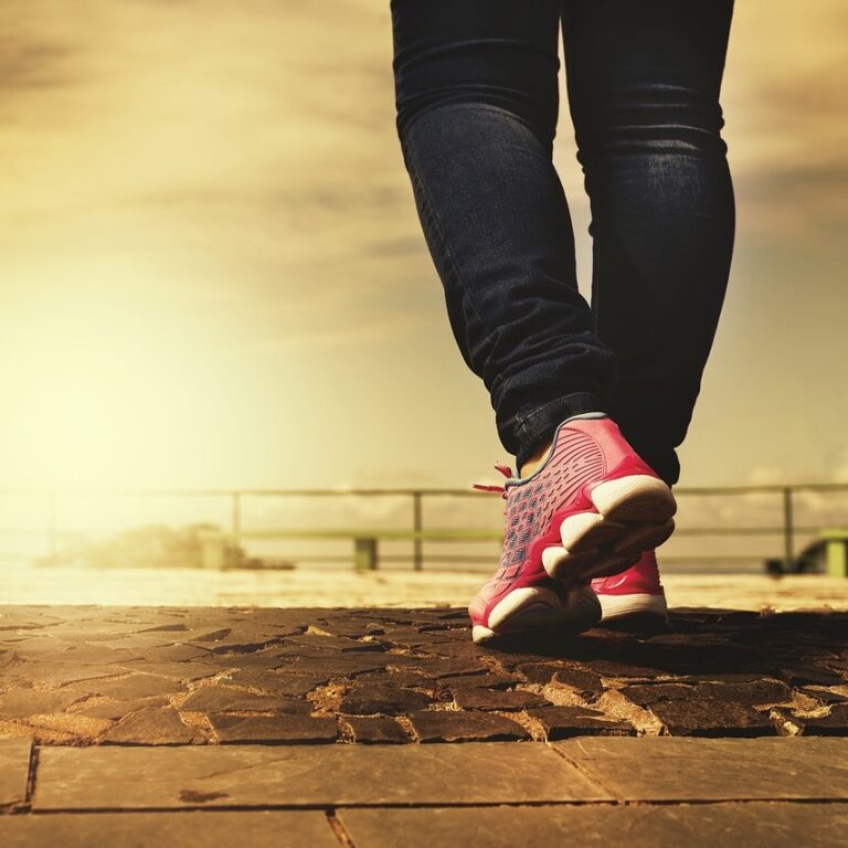 Hourly movement breaks offer best balance between wellbeing and productivity, study finds
